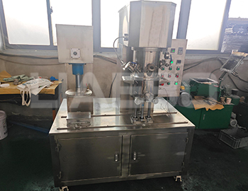 常州某新材料科技集團股份有限公司5L雙行星攪拌機+壓料一體機調(diào)試成功